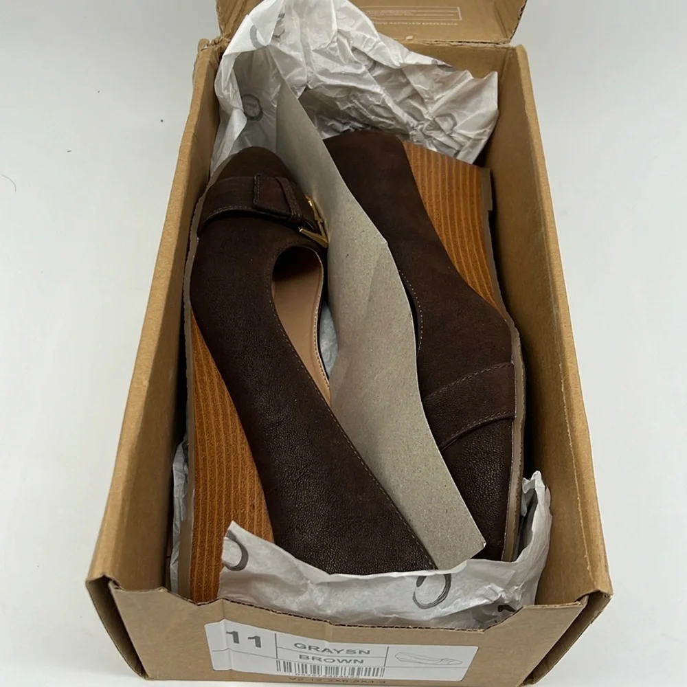 Journee Collection Graysn Brown Wedge Gold‎ Buckle Round Toe Arch Support 11M